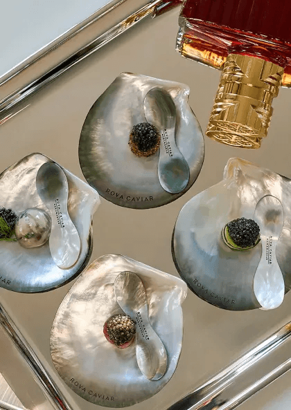 Service de 4 bouchées de caviar